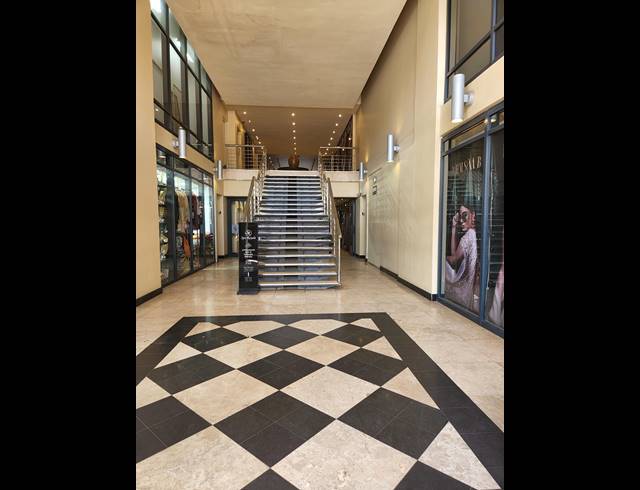 2 BEDROOM APARTMENT FOR SALE IN UMHLANGA RIDGE